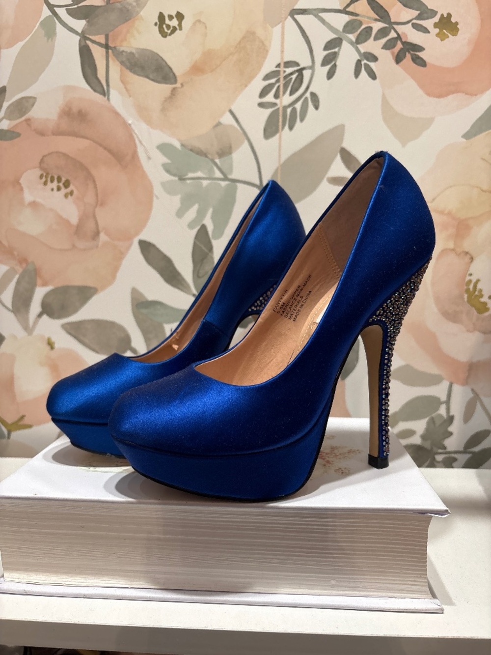 Steve Madden blue studded heels